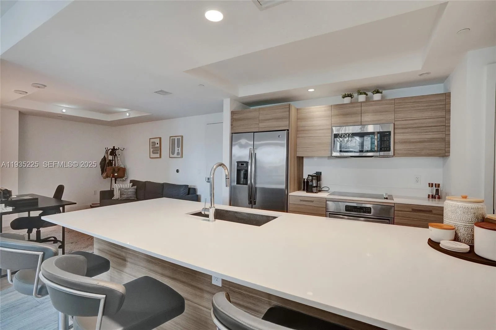121 NE 34th St # 902, Miami, FL 33137 photo 13
