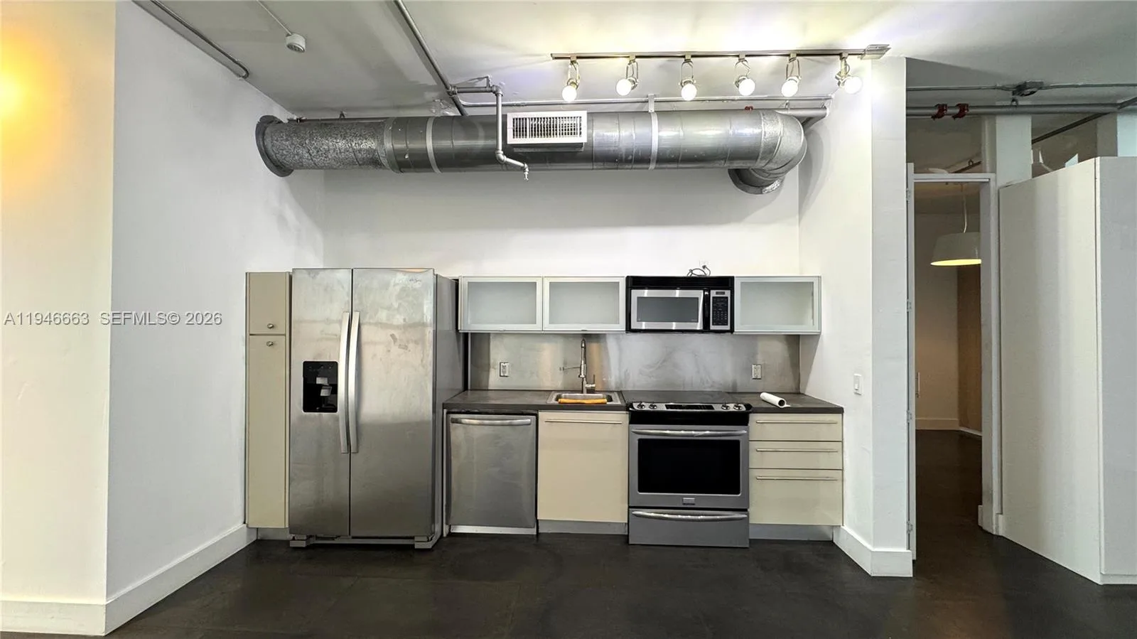 1700 Meridian Ave # 506, Miami Beach, FL 33139 photo 3