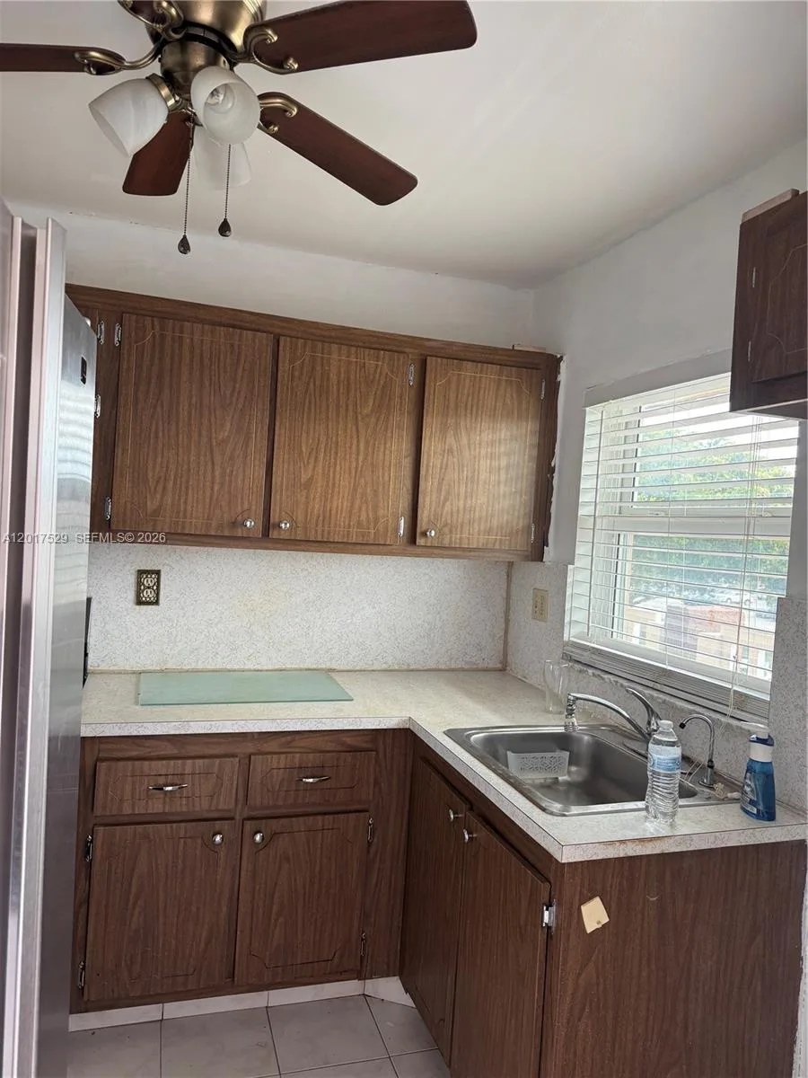 9041 Sunrise Lakes Blvd # 303, Sunrise, FL 33322 photo 2