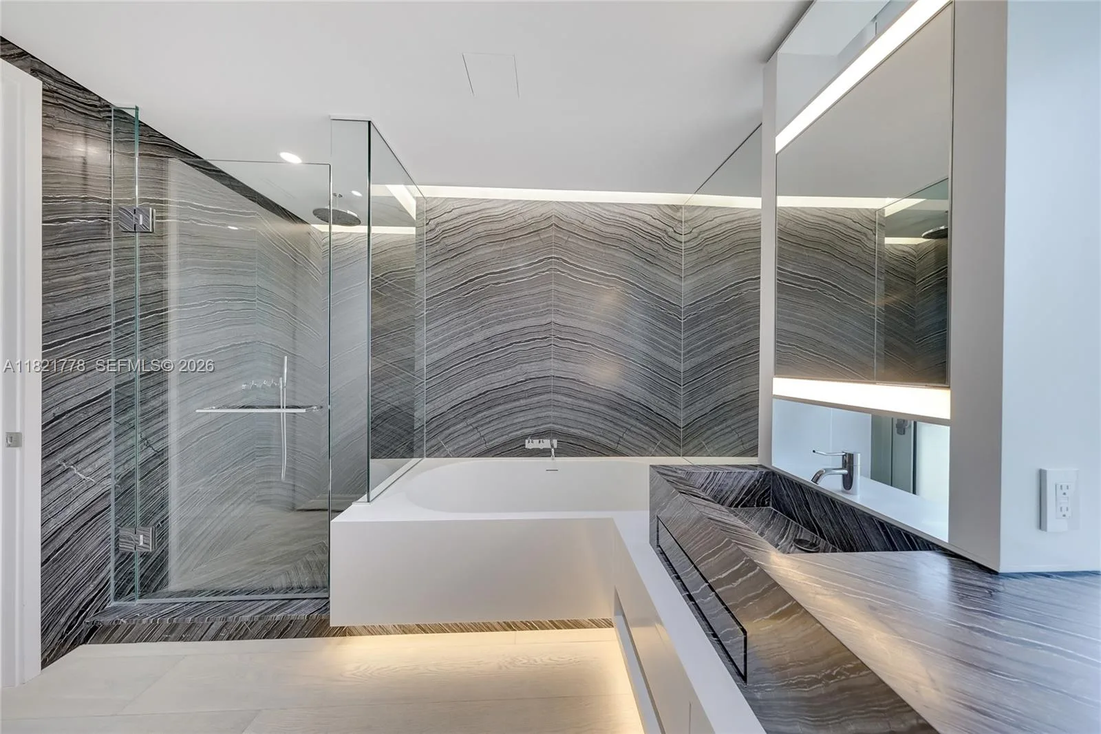 300 Collins Ave # 3D, Miami Beach, FL 33139 photo 8