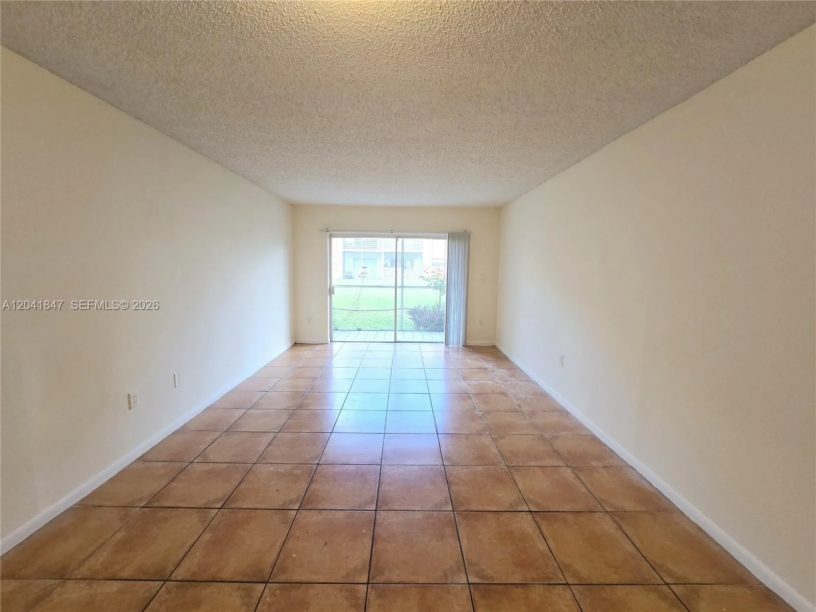 3600 NW 21st St # 103, Lauderdale Lakes, FL 33311