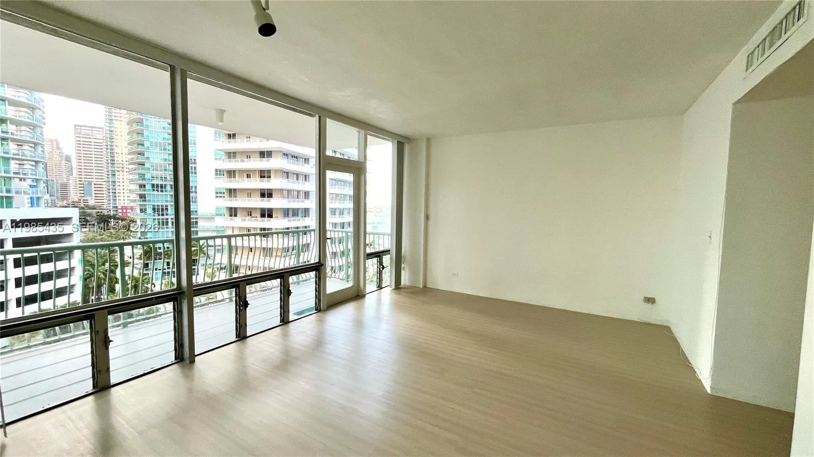 1408 Brickell Bay Dr # 916, Miami, FL 33131