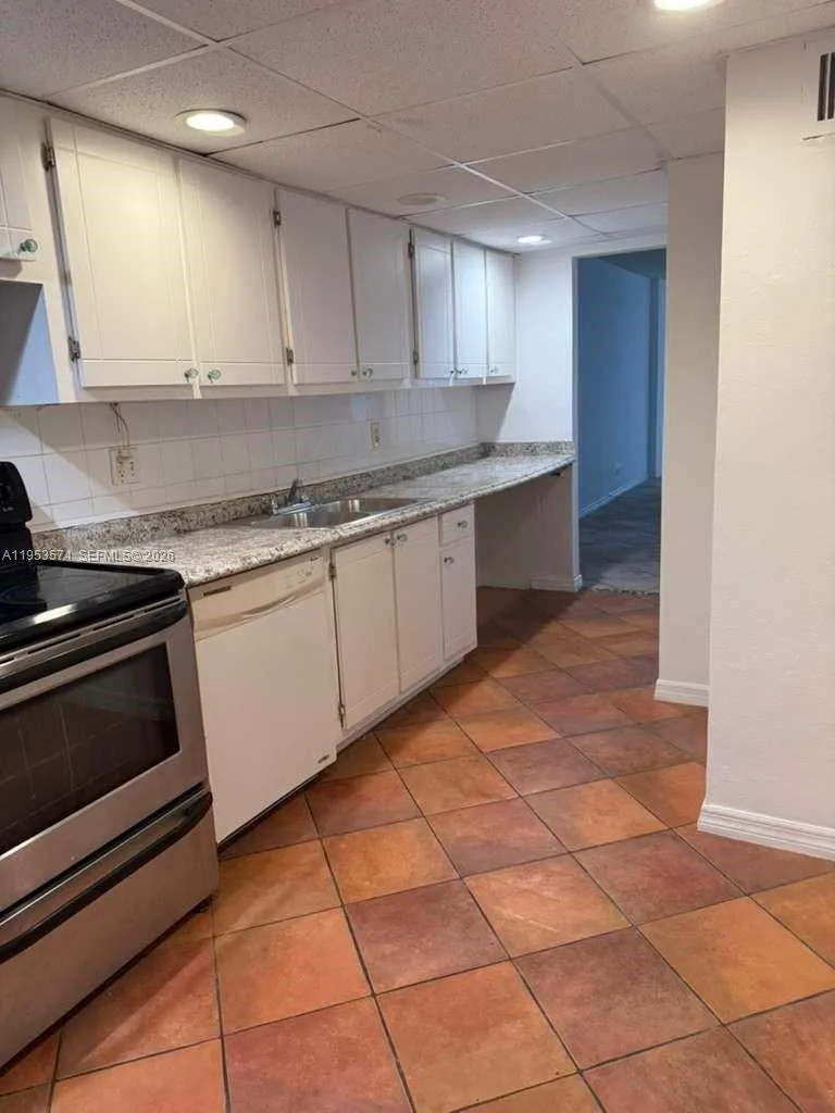 3660 NE 166TH ST # 609, North Miami Beach, FL 33160 photo 3