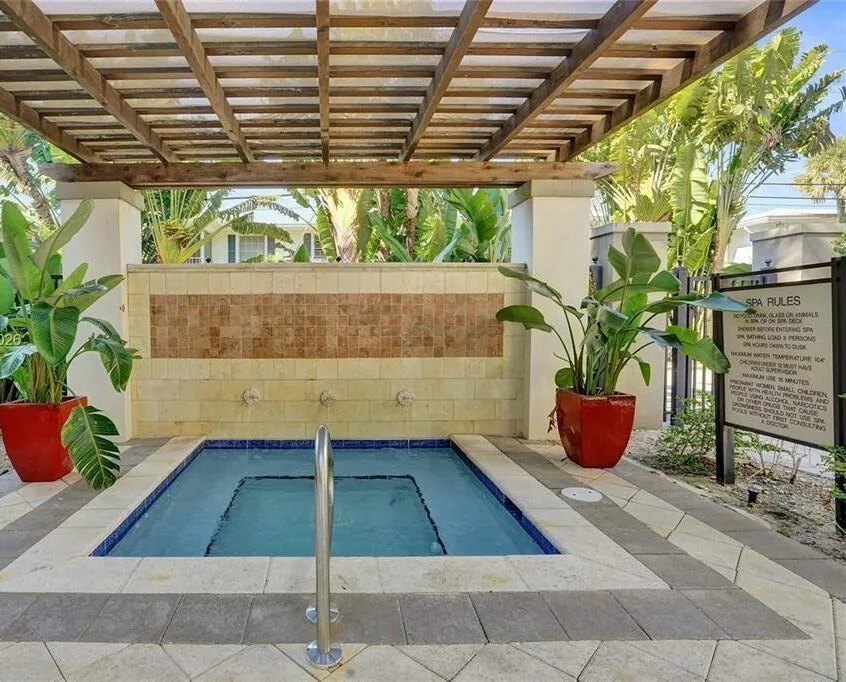 2421 NE 65TH Street # 608, Fort Lauderdale, FL 33308