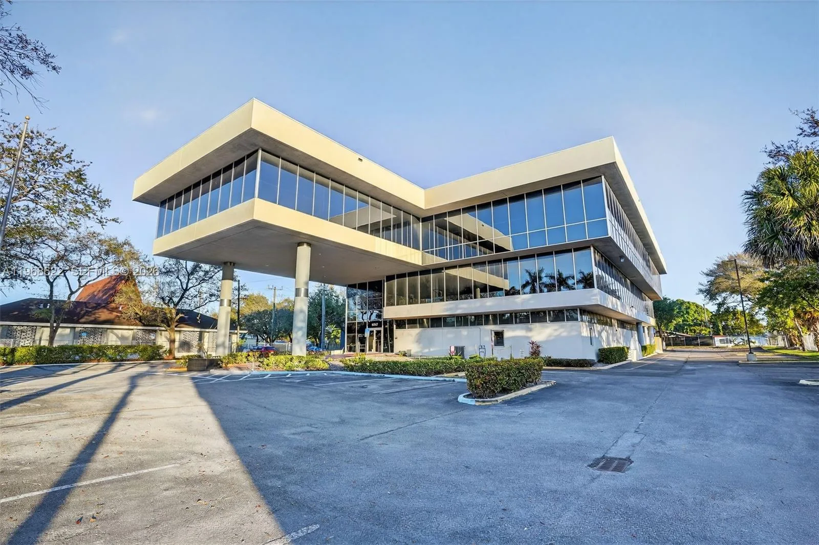 6067 Hollywood Blvd, Hollywood, FL 33024