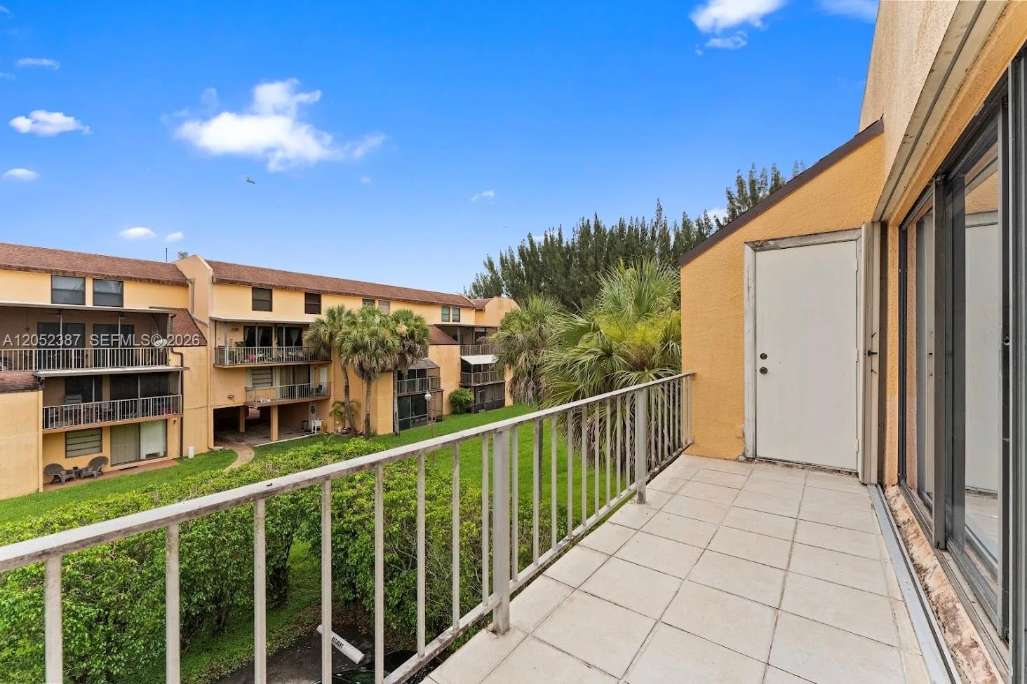 430 Commodore Dr # 310, Plantation, FL 33325 photo 13