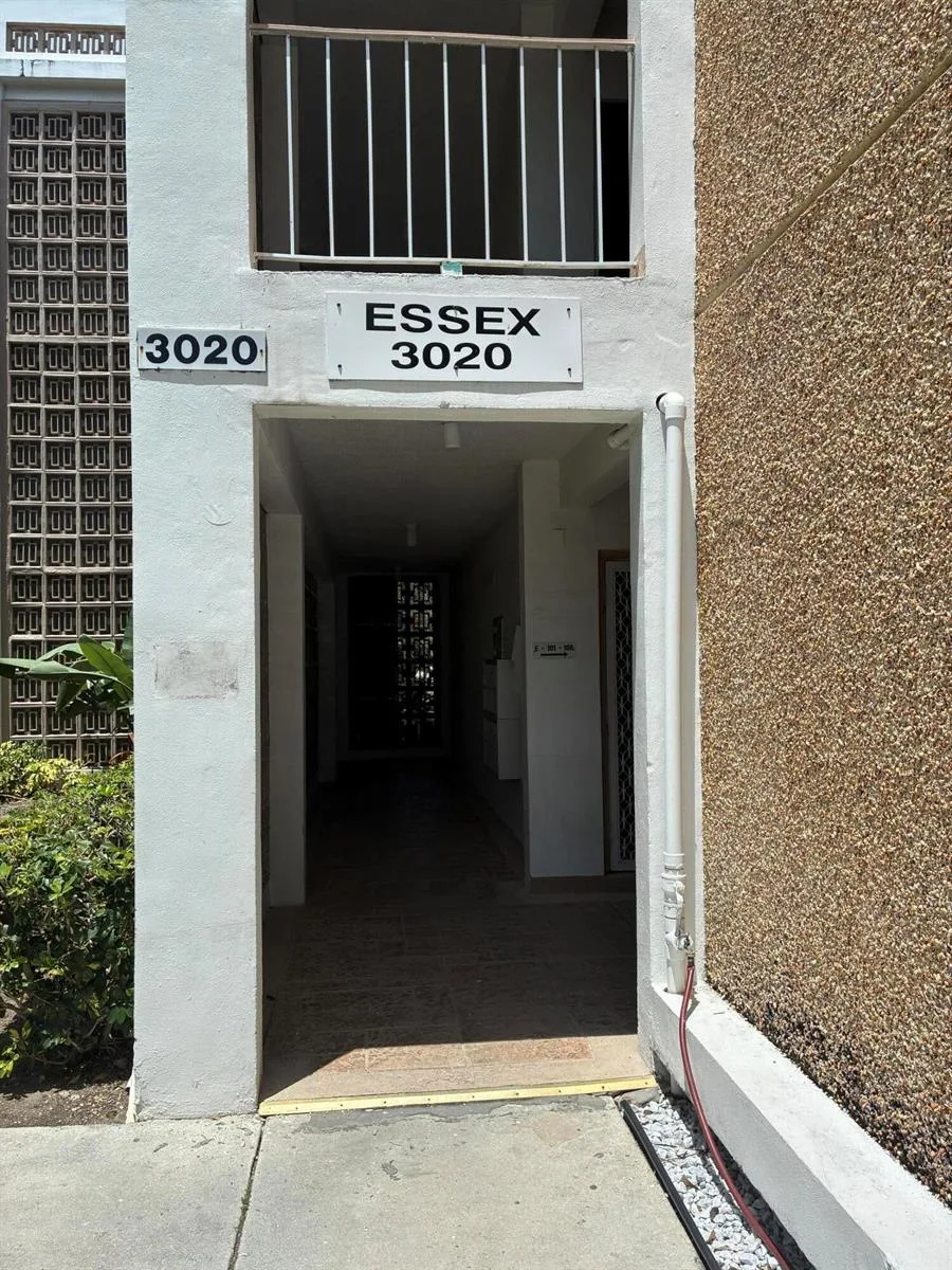 3020 NE 16th Avenue # 102, Oakland Park, FL 33334