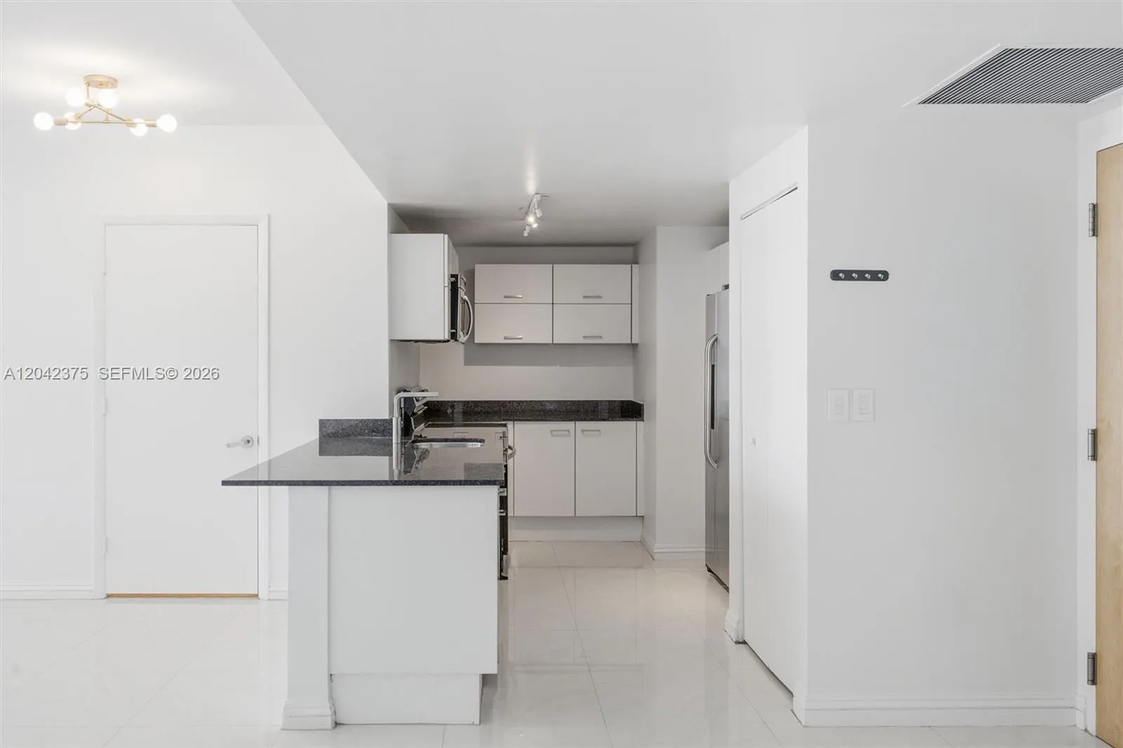350 S Miami Ave # 1903, Miami, FL 33130 photo 4