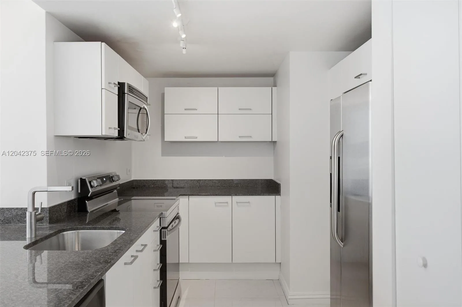 350 S Miami Ave # 1903, Miami, FL 33130 photo 6