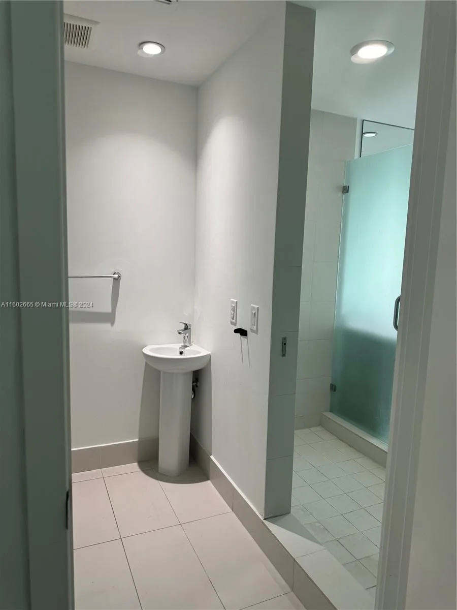 501 NE 31st St # 2304, Miami, FL 33137 photo 11
