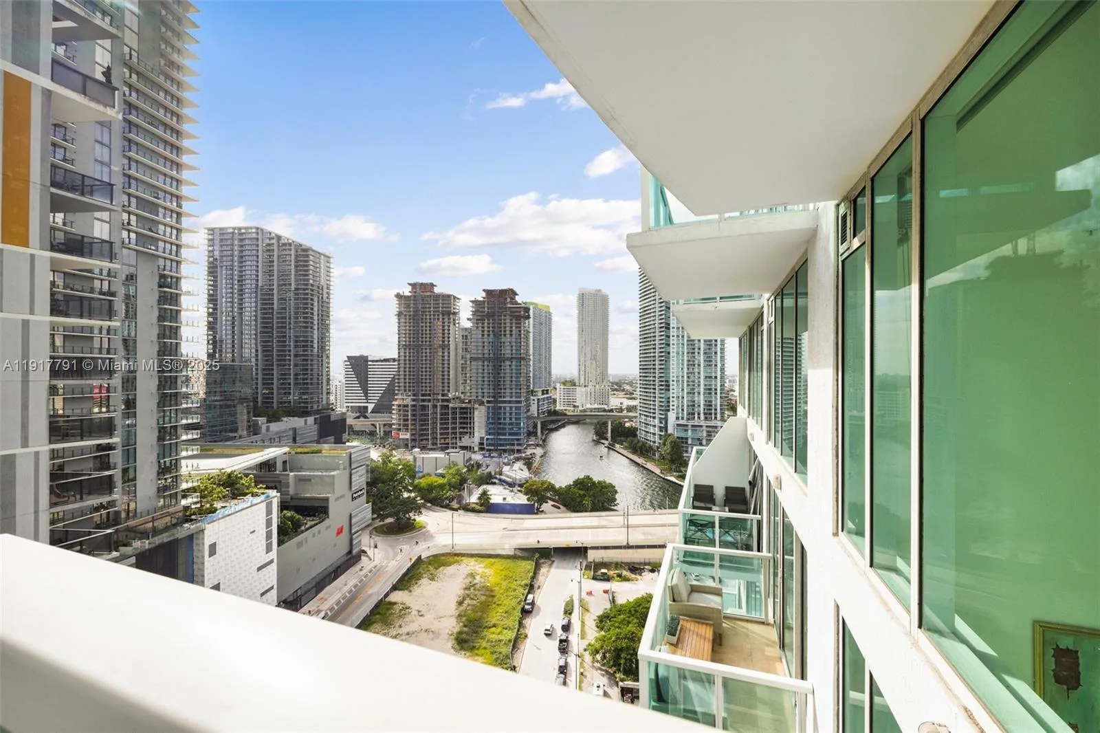 41 SE 5th St # 1210, Miami, FL 33131 photo 2