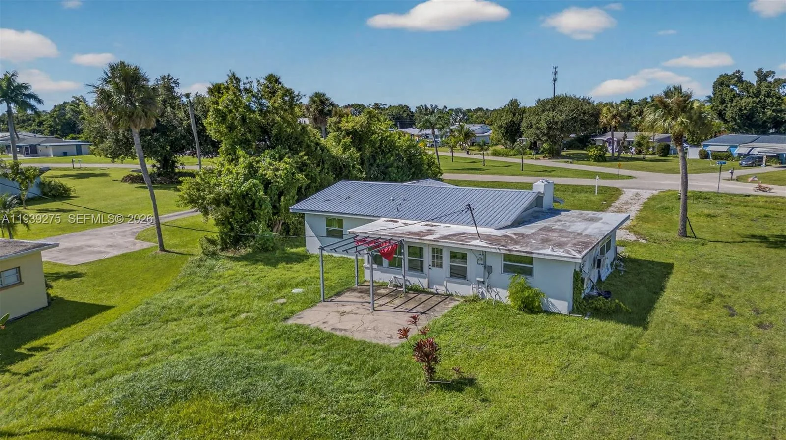 1300 Waite Dr, Fort Myers, FL 33903