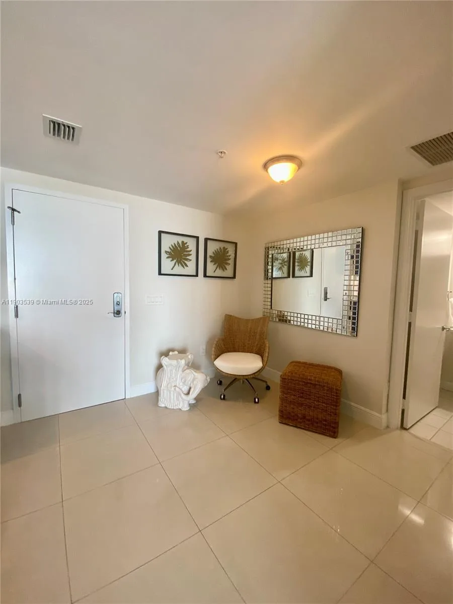 185 SW 7 ST # 3207, Miami, FL 33130 photo 4