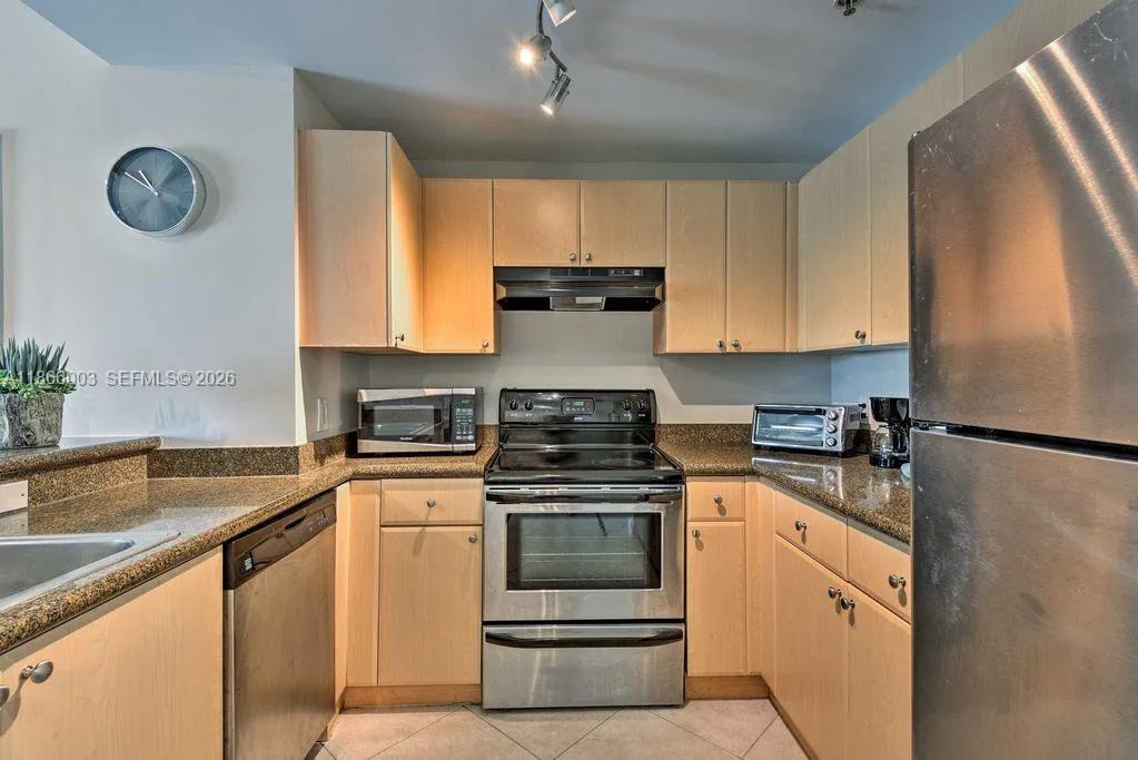 2280 SW 32nd Ave # 509, Miami, FL 33145 photo 10