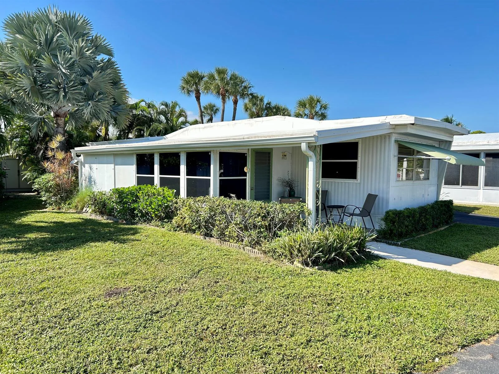 425 Bougainvilla Drive, Deerfield Beach, FL 33442