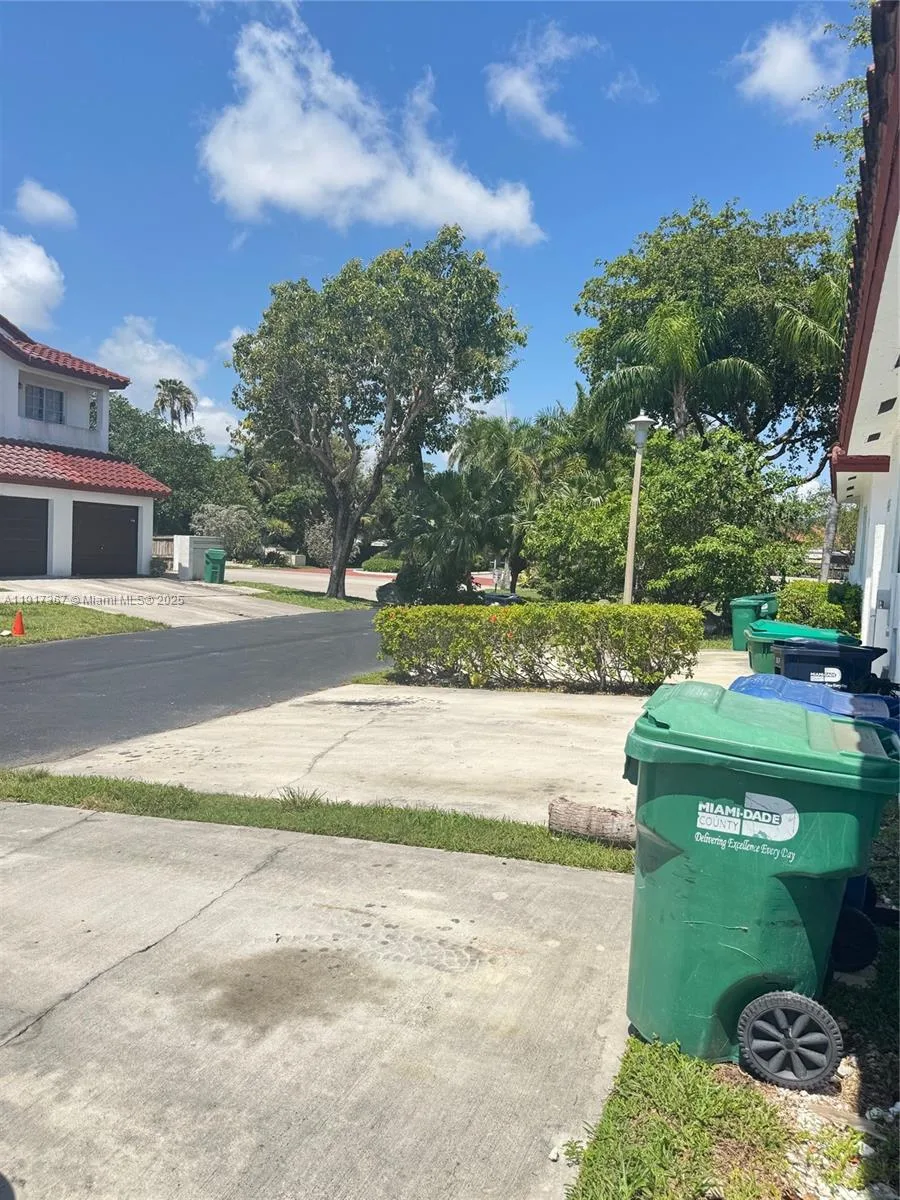 8419 SW 209th St, Cutler Bay, FL 33189 photo 3