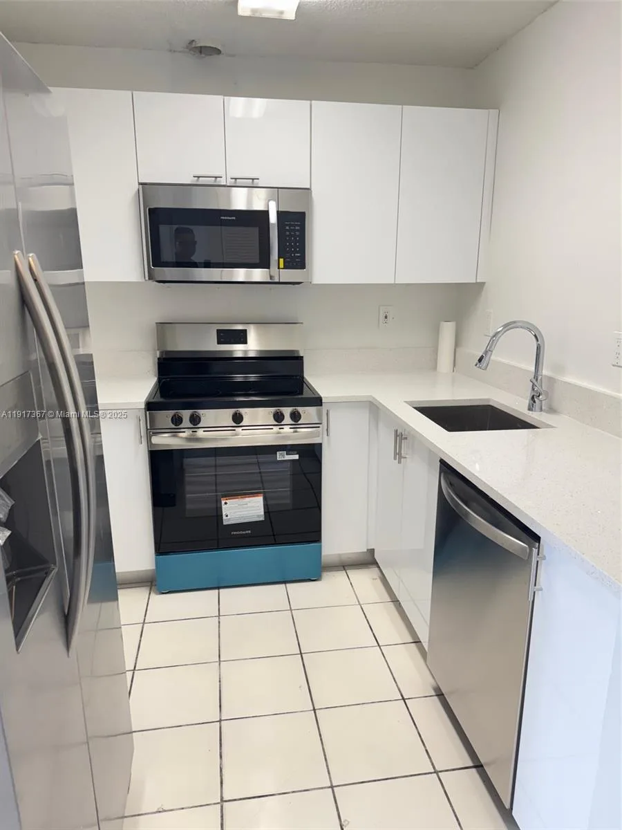 8419 SW 209th St, Cutler Bay, FL 33189 photo 5