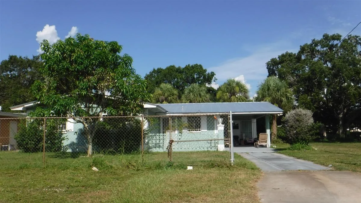 303 S 29TH Street, Fort Pierce, FL 34947