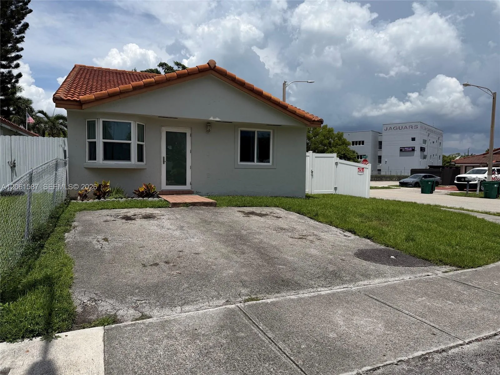 11686 NW 91st Pl, Hialeah Gardens, FL 33018 photo 2