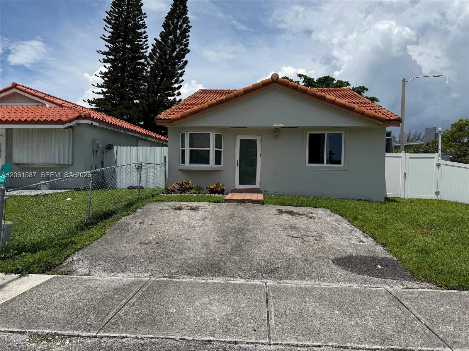 11686 NW 91st Pl, Hialeah Gardens, FL 33018 photo 3
