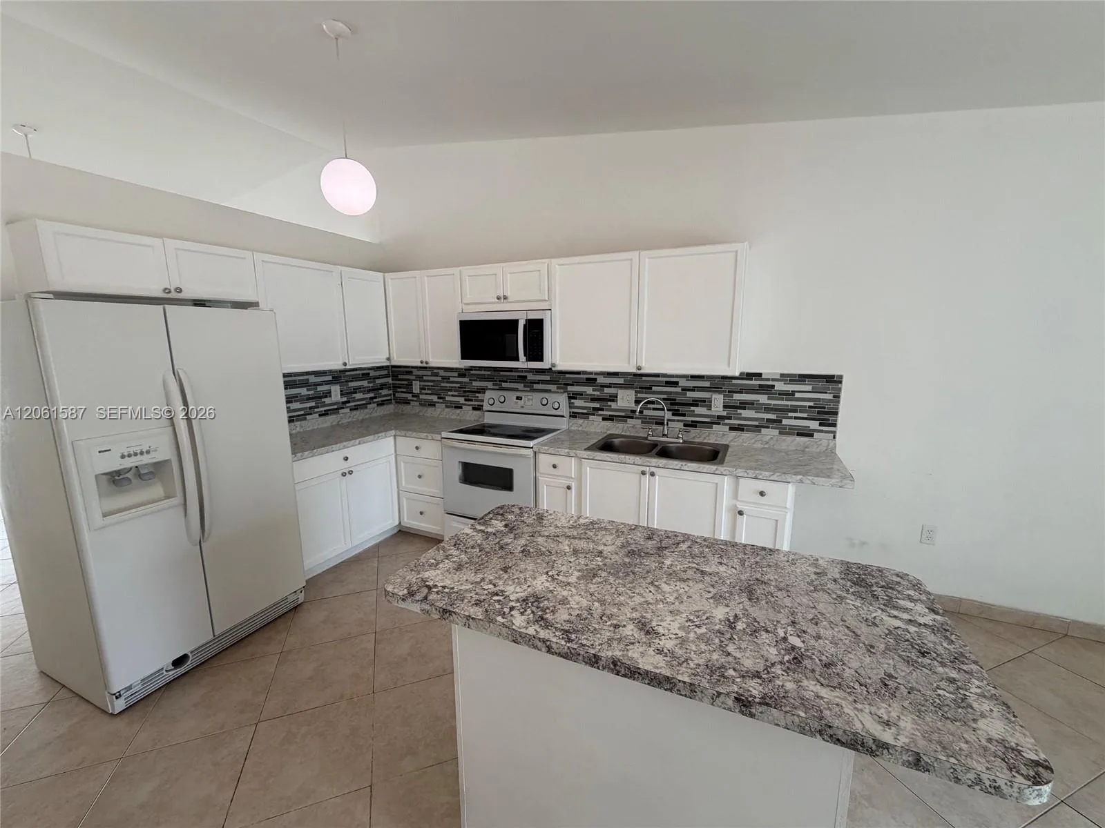 11686 NW 91st Pl, Hialeah Gardens, FL 33018 photo 4