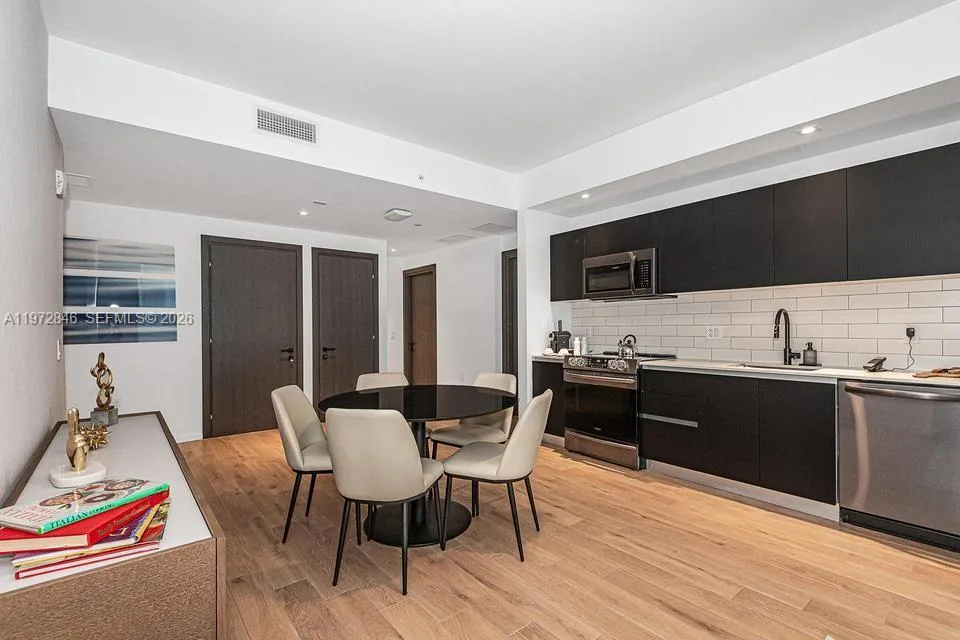 398 NE 5th St # 2418, Miami, FL 33132 photo 12