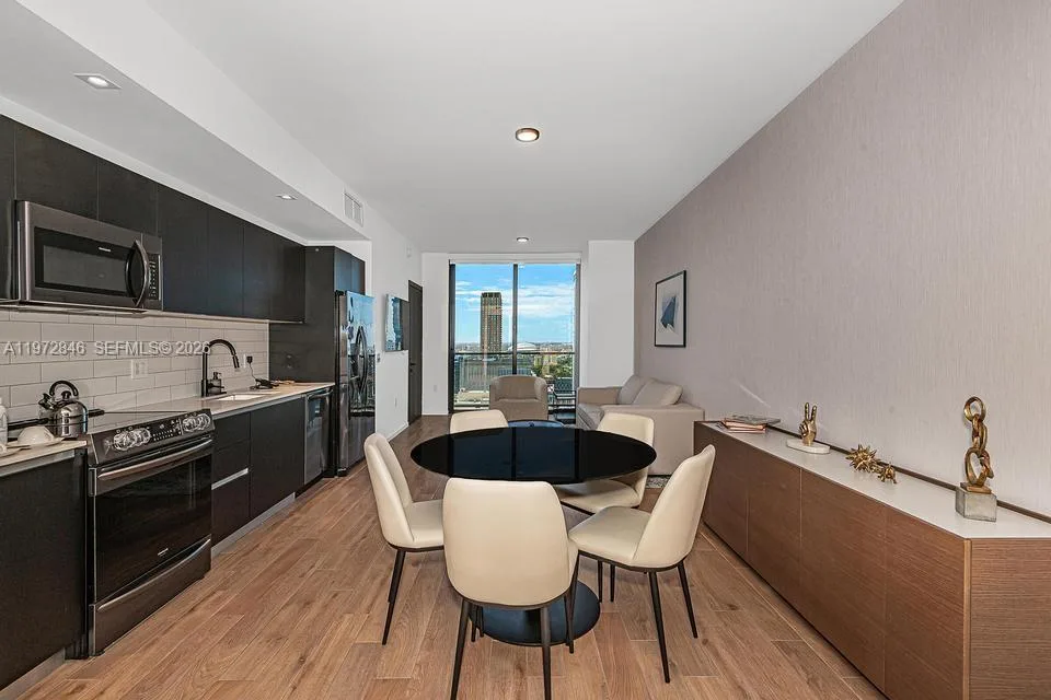 398 NE 5th St # 2418, Miami, FL 33132 photo 3