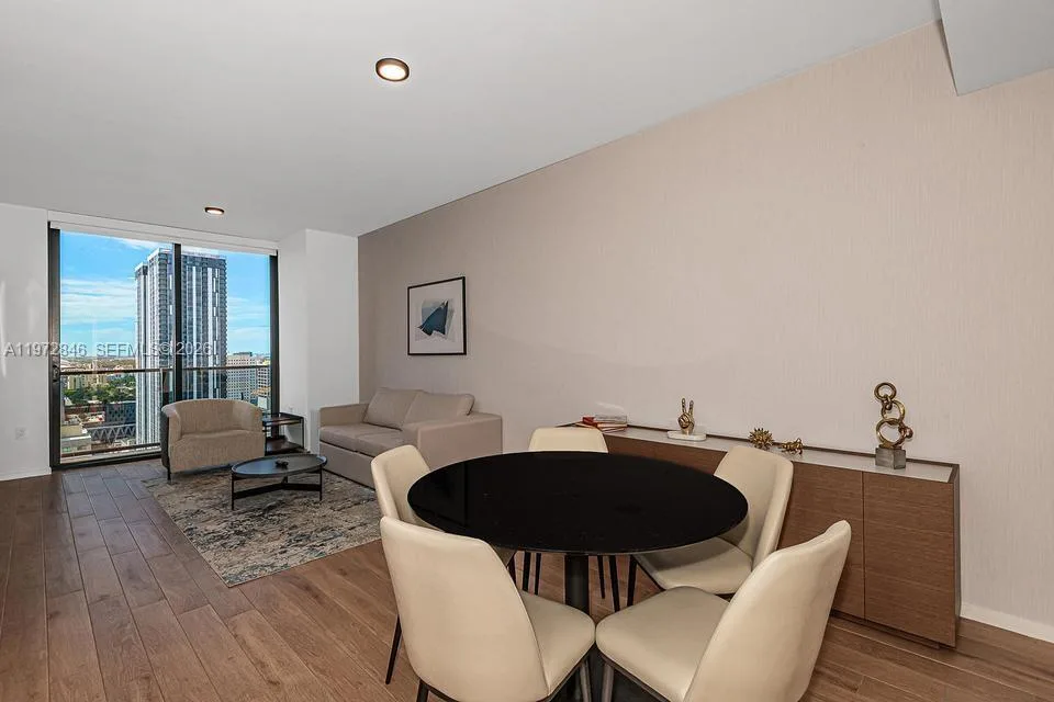 398 NE 5th St # 2418, Miami, FL 33132 photo 4