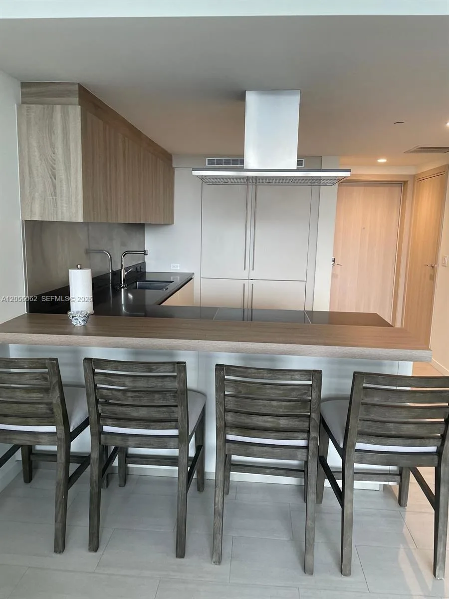1000 Brickell Plaza # 2404, Miami, FL 33131 photo 2