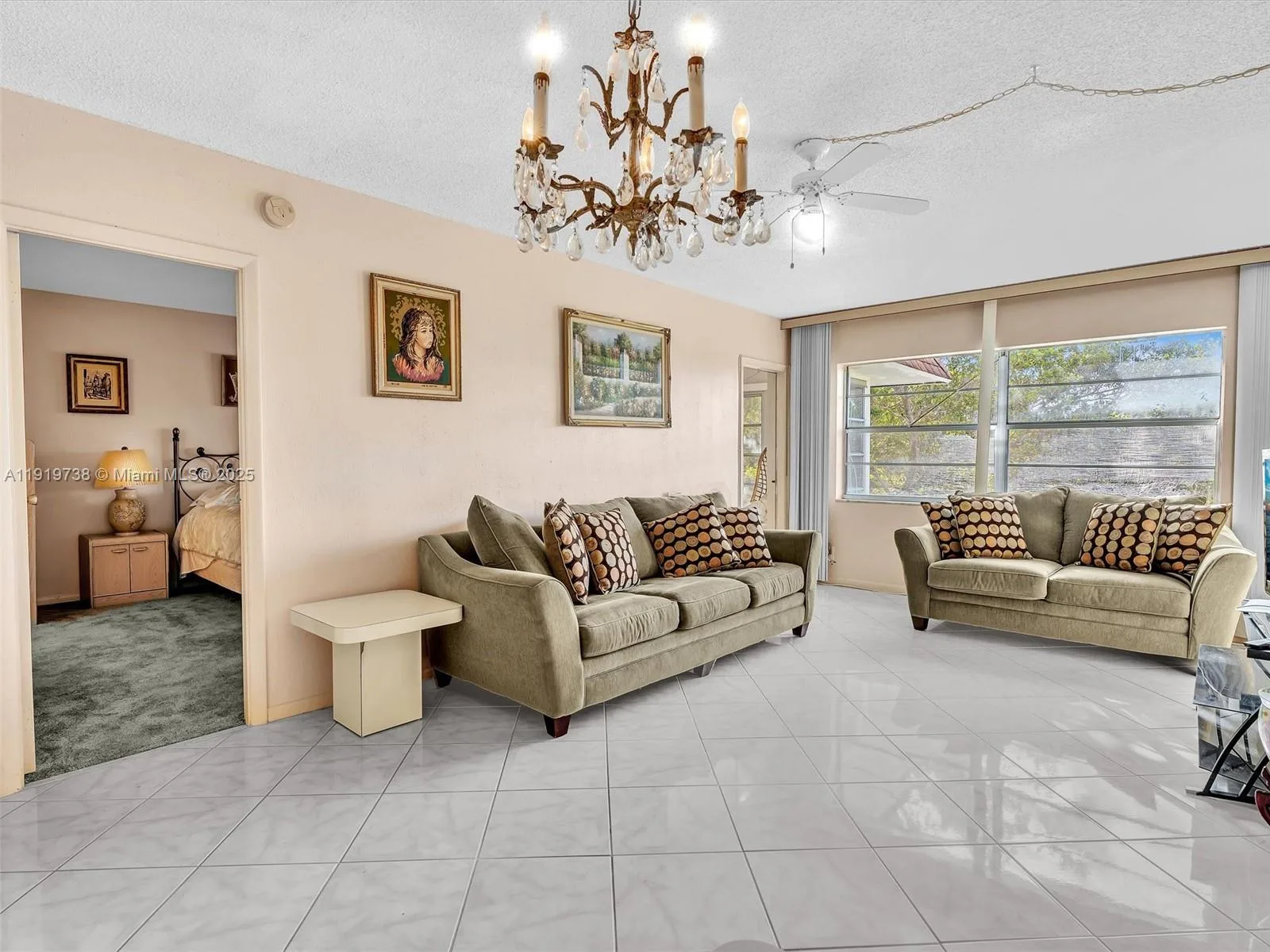 5102 NW 36th St # 607, Lauderdale Lakes, FL 33319