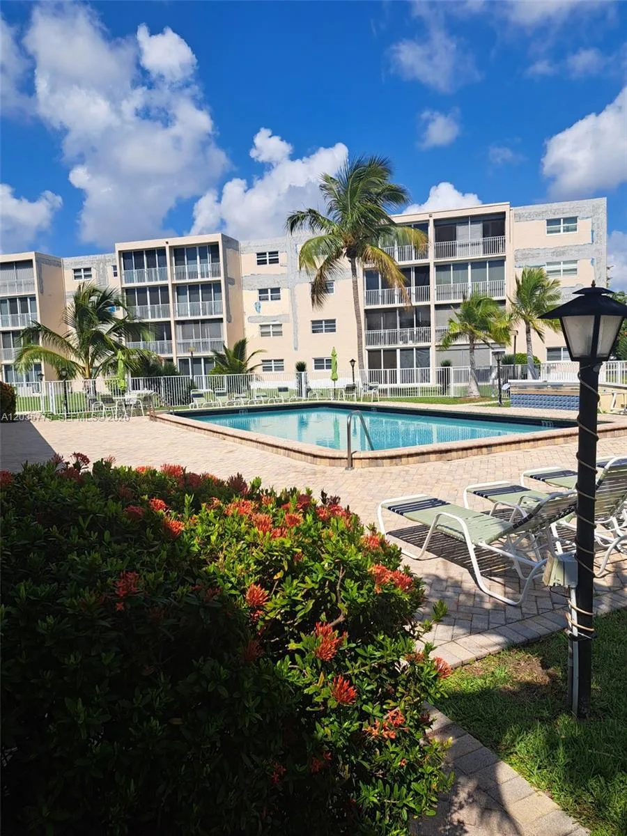 1024 SE 3rd Ave # 304, Dania Beach, FL 33004
