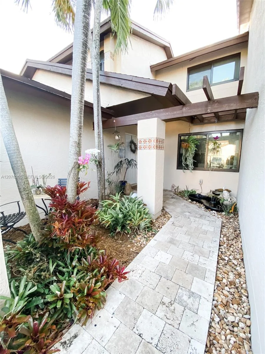 10050 SW 137th Ct, Miami, FL 33186 photo 2