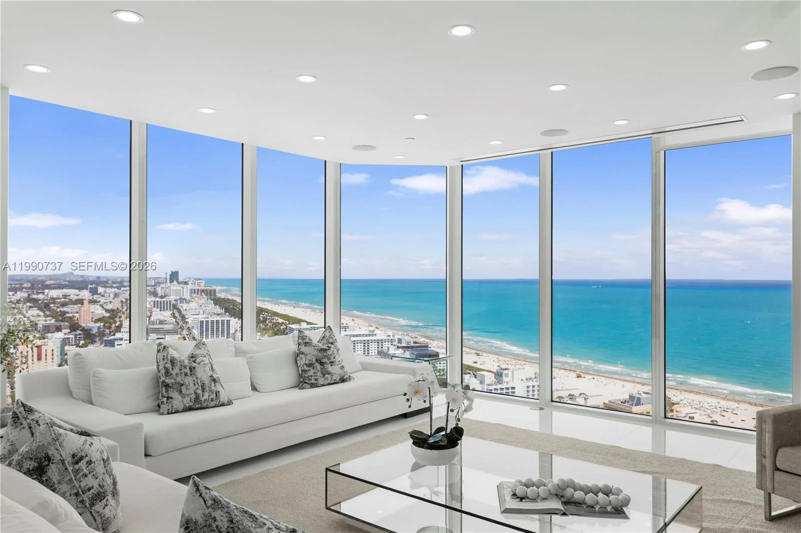 300 S Pointe Dr # 3405, Miami Beach, FL 33139