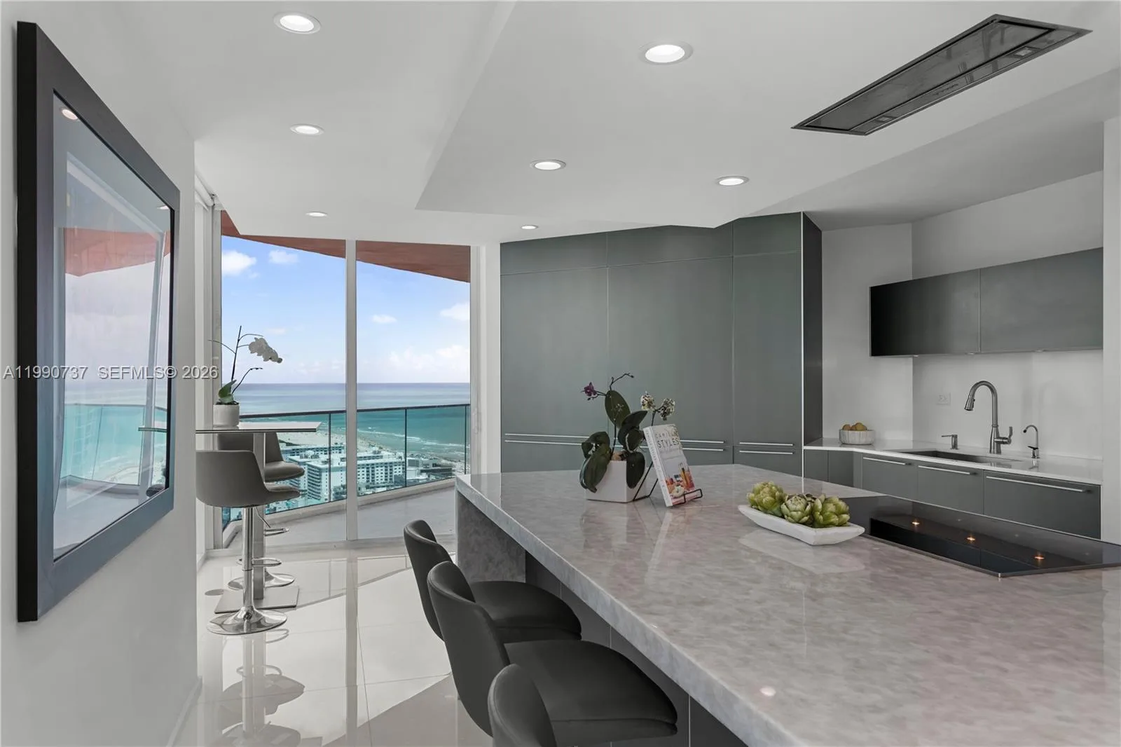 300 S Pointe Dr # 3405, Miami Beach, FL 33139 photo 5