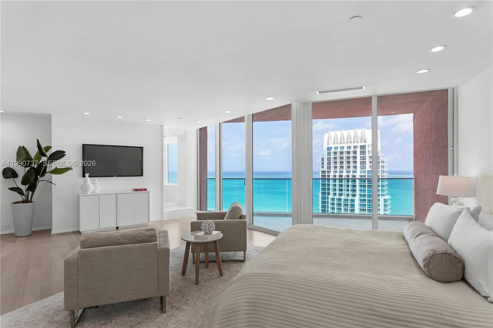 300 S Pointe Dr # 3405, Miami Beach, FL 33139 photo 8