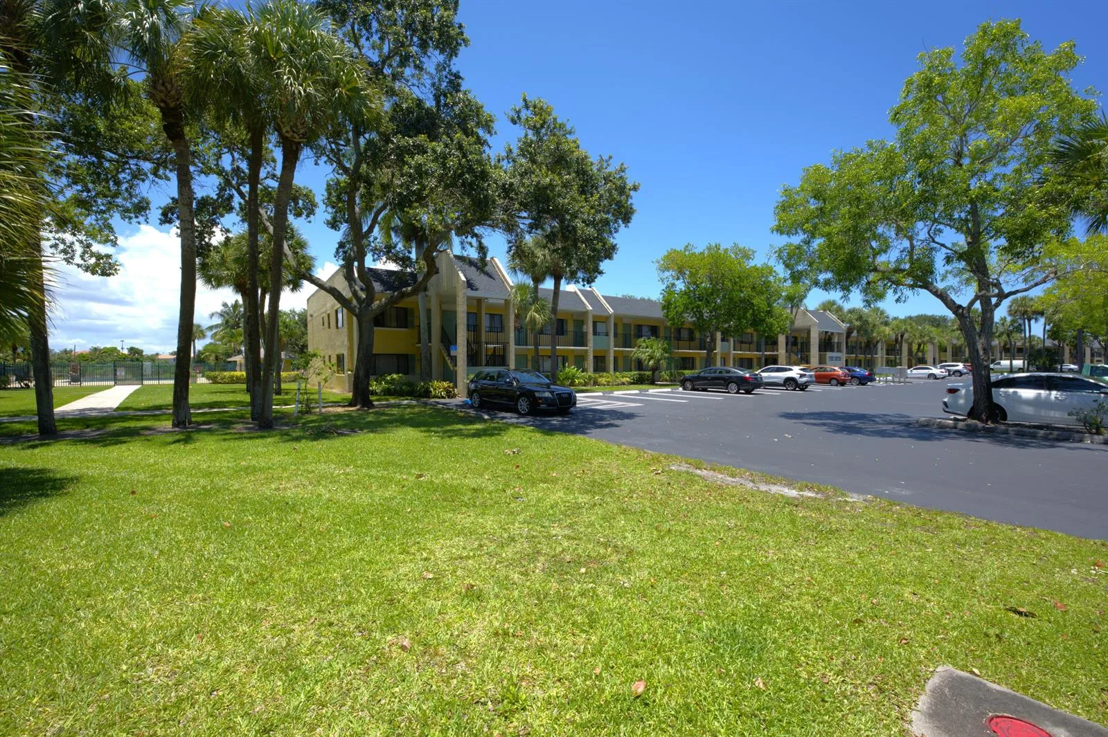1523 Meadows Circle W, Boynton Beach, FL 33436