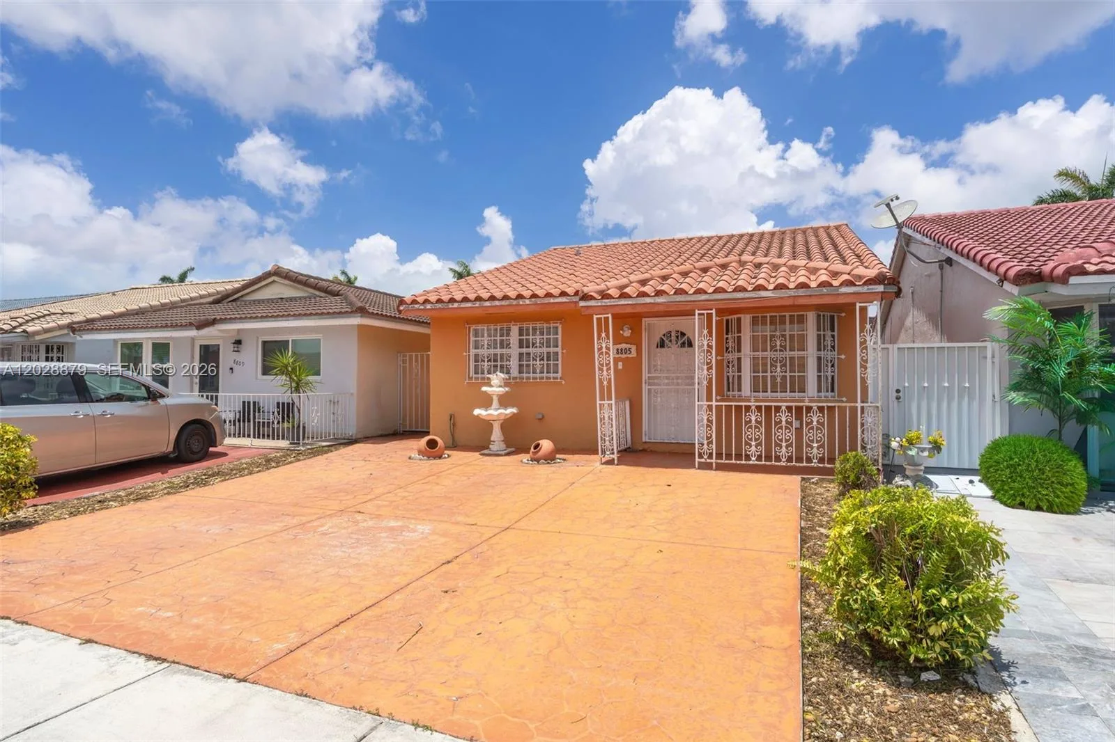 8805 NW 114th Ter, Hialeah Gardens, FL 33018 photo 2