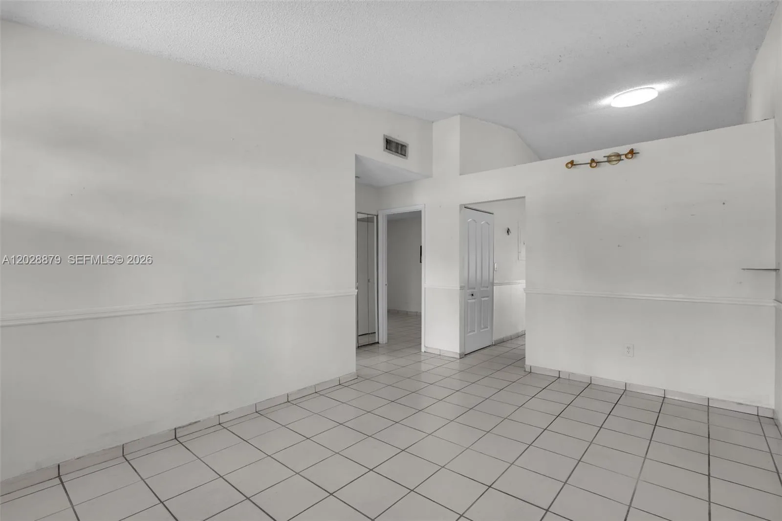 8805 NW 114th Ter, Hialeah Gardens, FL 33018 photo 4