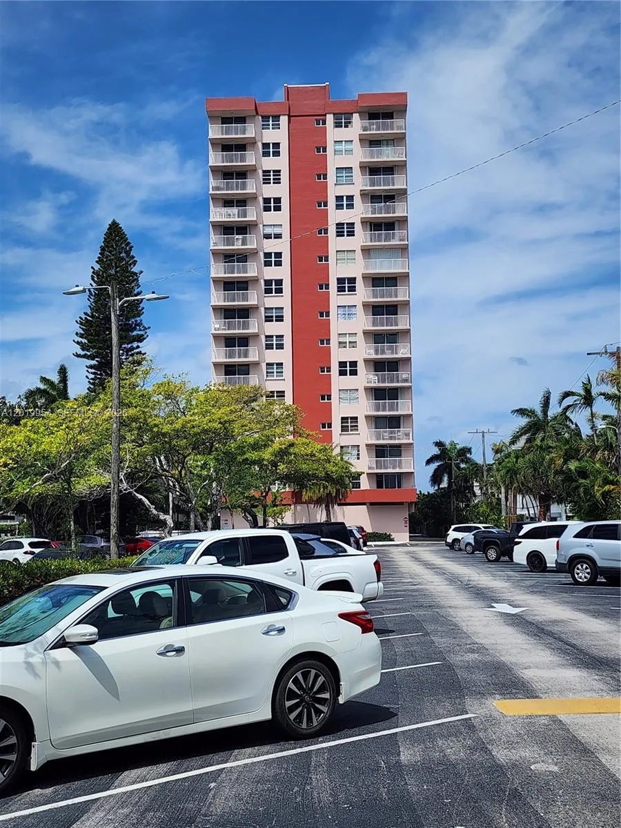 3161 S Ocean Dr # 903, Hallandale Beach, FL 33009
