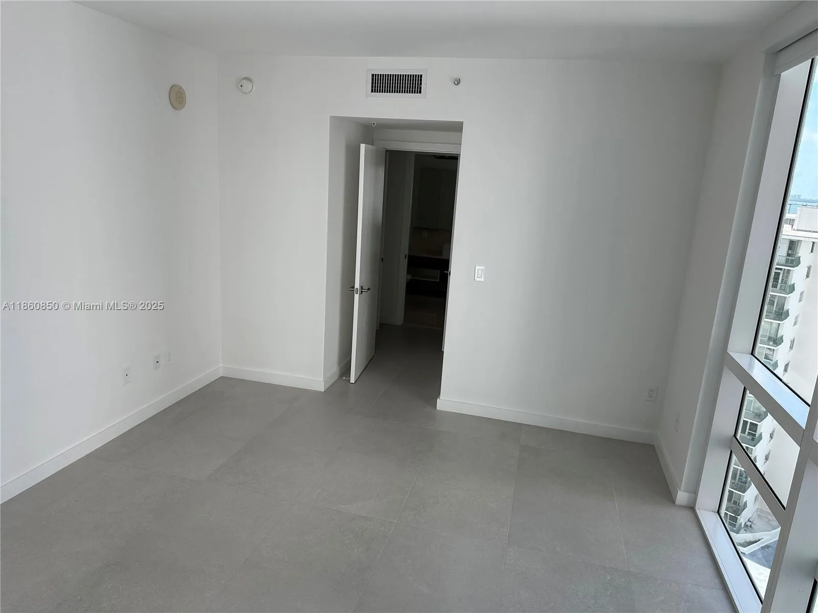 218 SE 14th St # 1508, Miami, FL 33131 photo 8