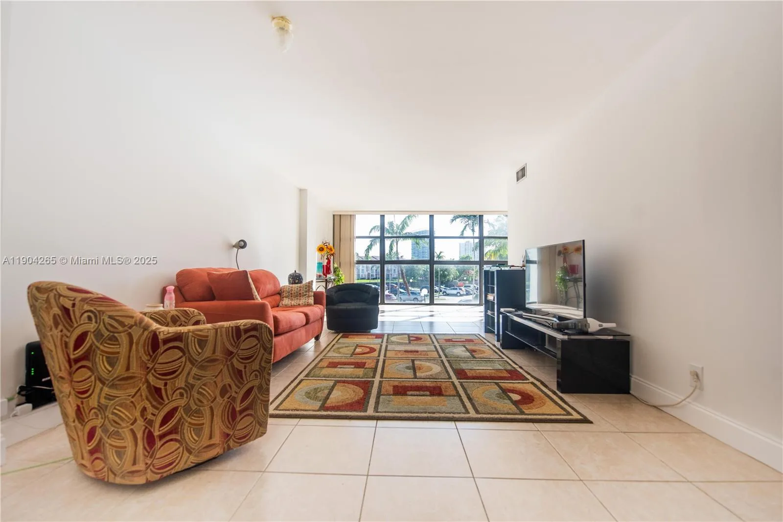 200 Leslie Dr # 214, Hallandale Beach, FL 33009