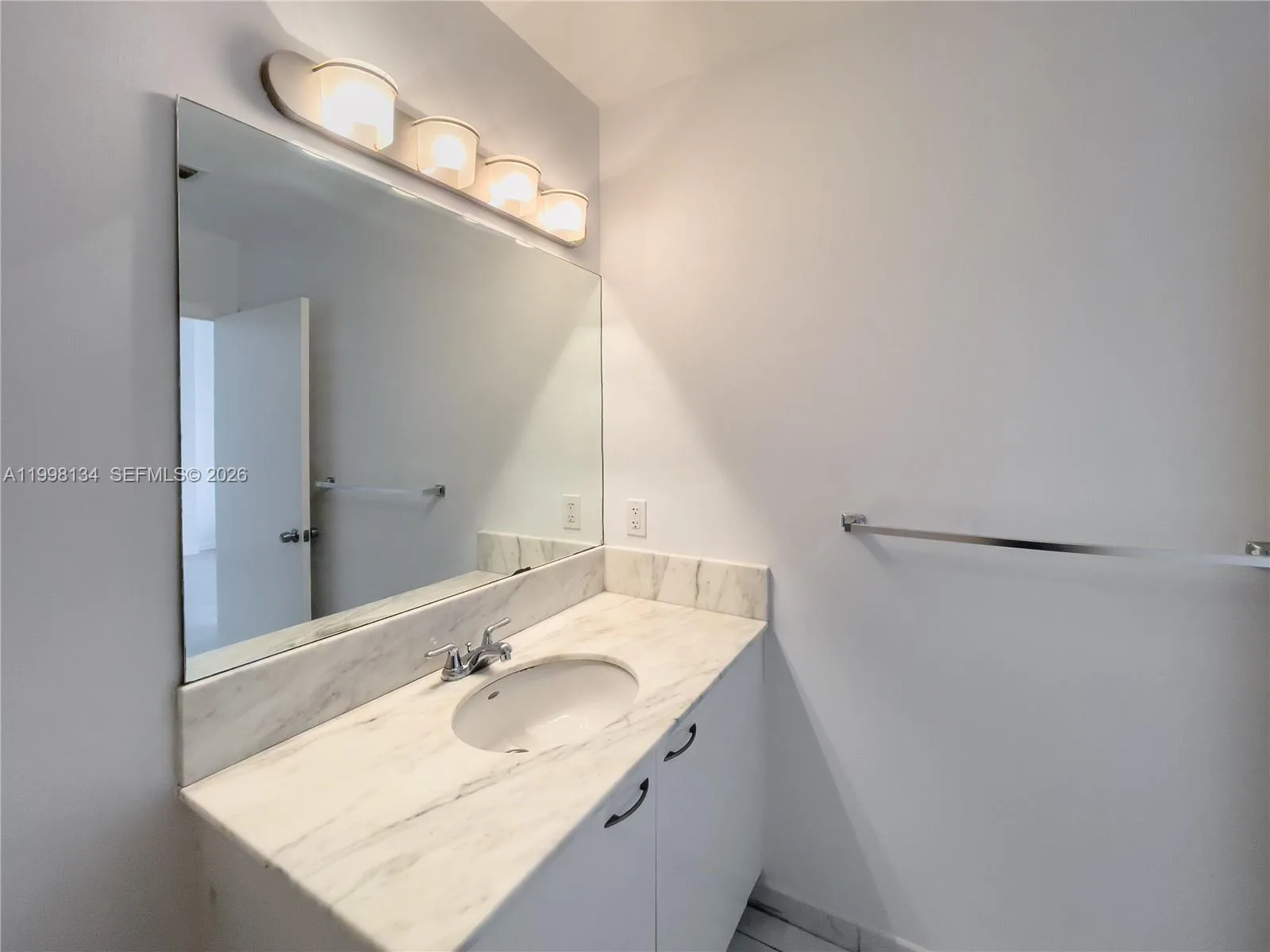 133 NE 2nd Ave # 2105, Miami, FL 33132 photo 13
