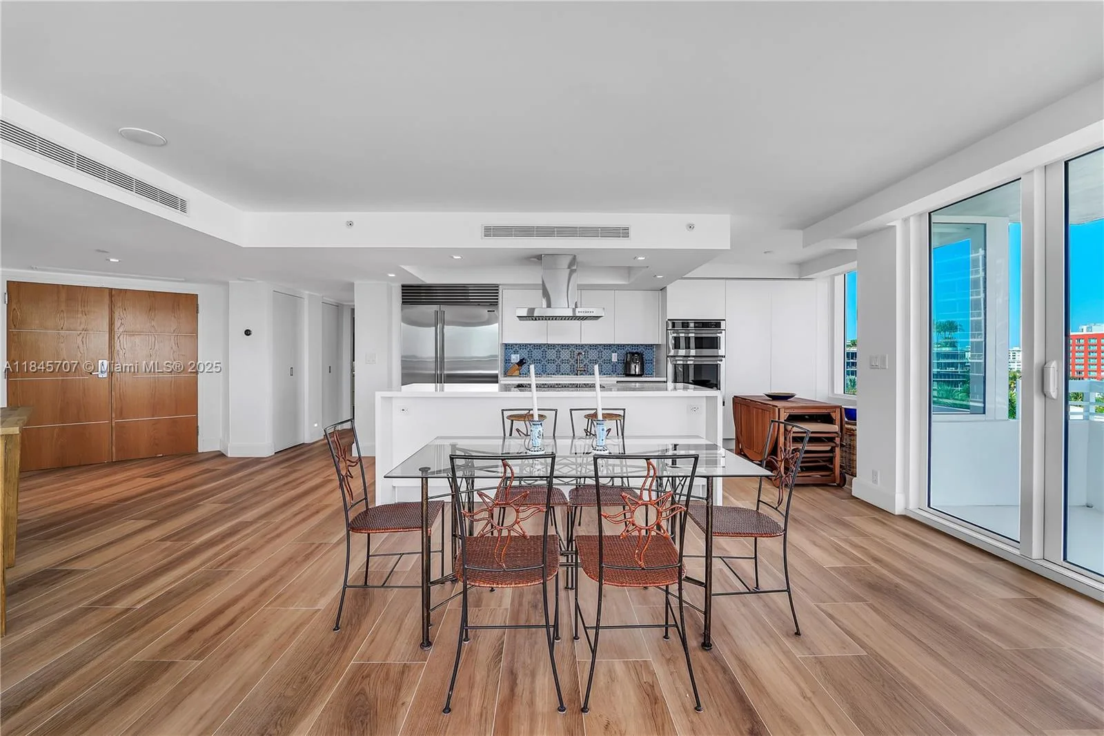400 S Pointe Dr # 704, Miami Beach, FL 33139 photo 10