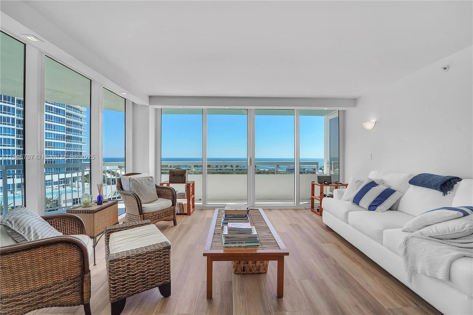 400 S Pointe Dr # 704, Miami Beach, FL 33139 photo 12