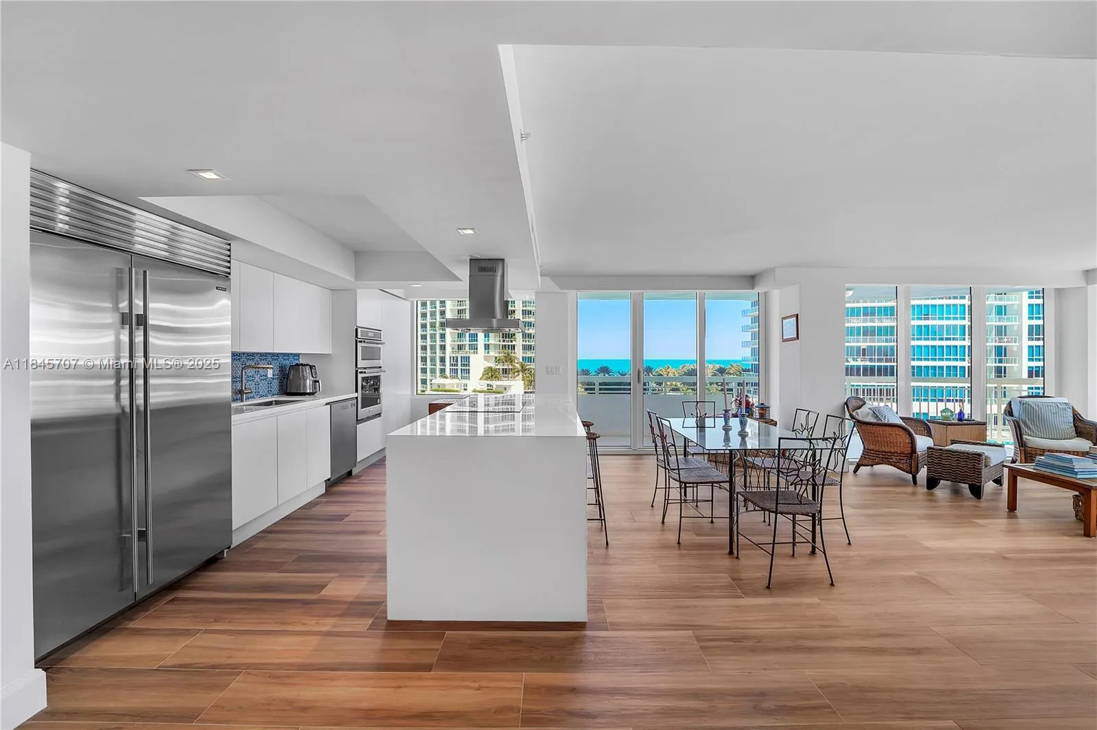400 S Pointe Dr # 704, Miami Beach, FL 33139 photo 9
