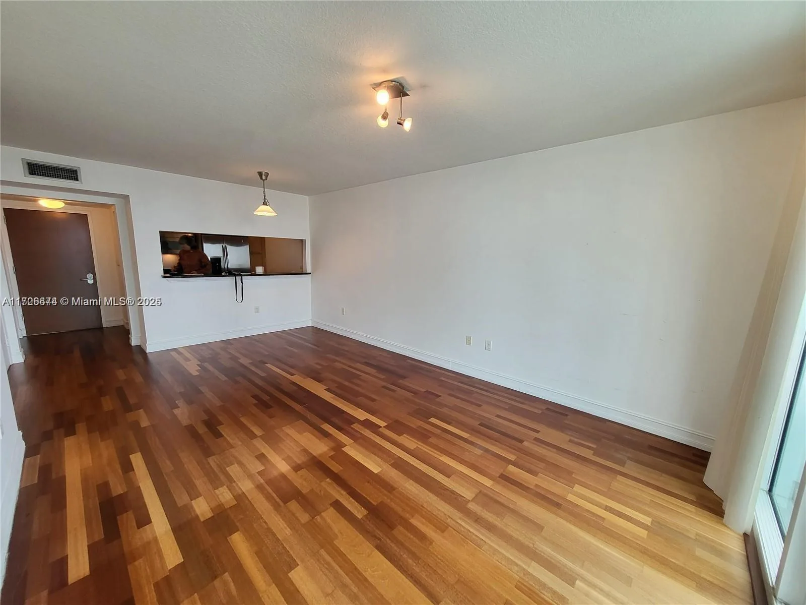 31 SE 5th St # 2409, Miami, FL 33131 photo 4