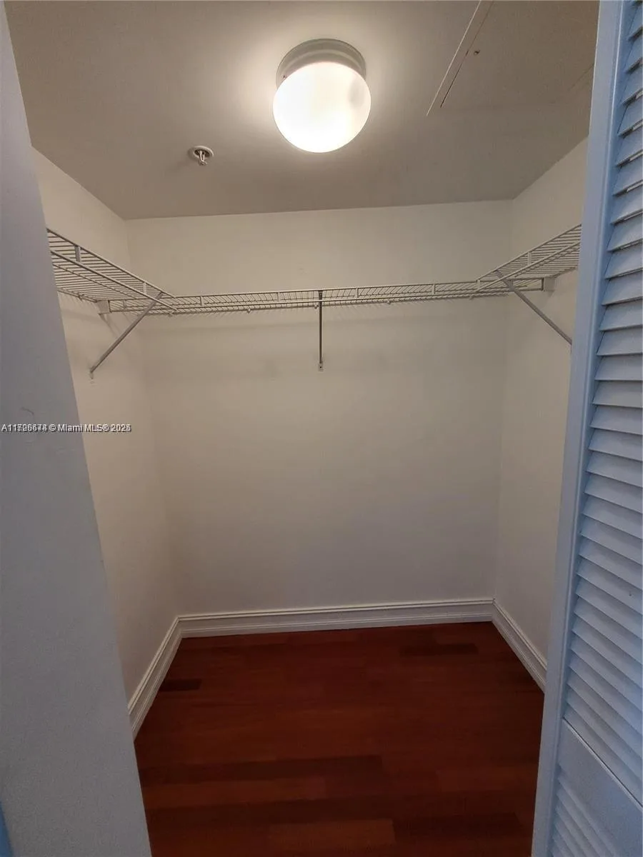 31 SE 5th St # 2409, Miami, FL 33131 photo 6