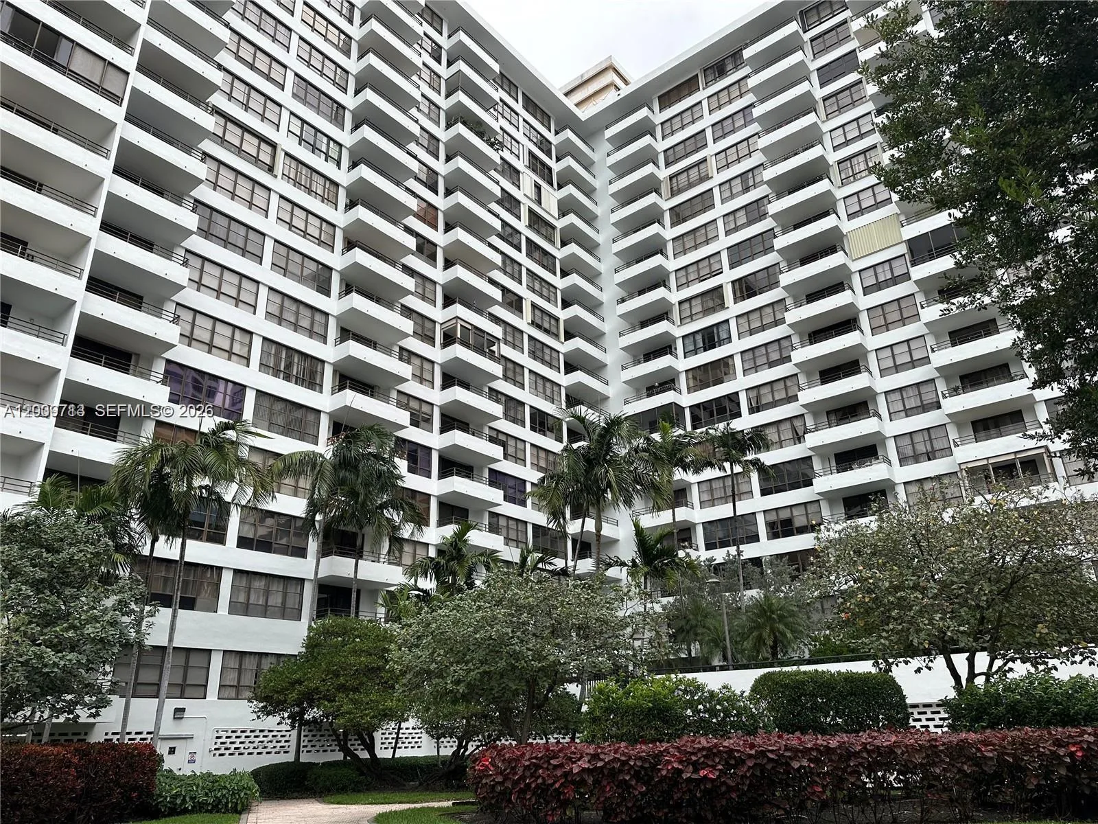 600 Three Islands Blvd # 1402, Hallandale Beach, FL 33009