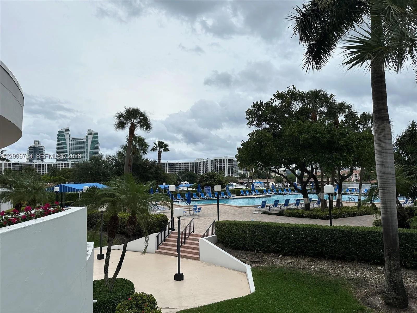 600 Three Islands Blvd # 1402, Hallandale Beach, FL 33009 photo 4