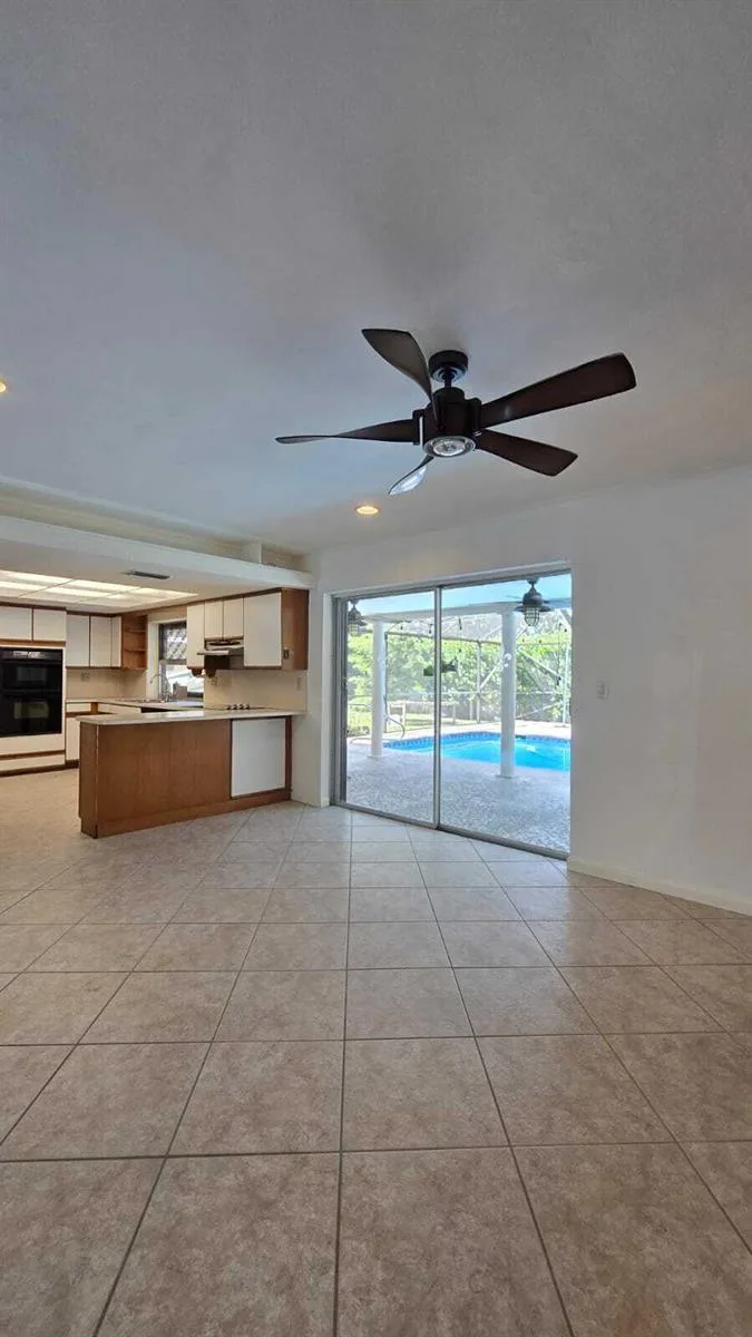 4511 E Country Club Circle, Plantation, FL 33317 photo 9